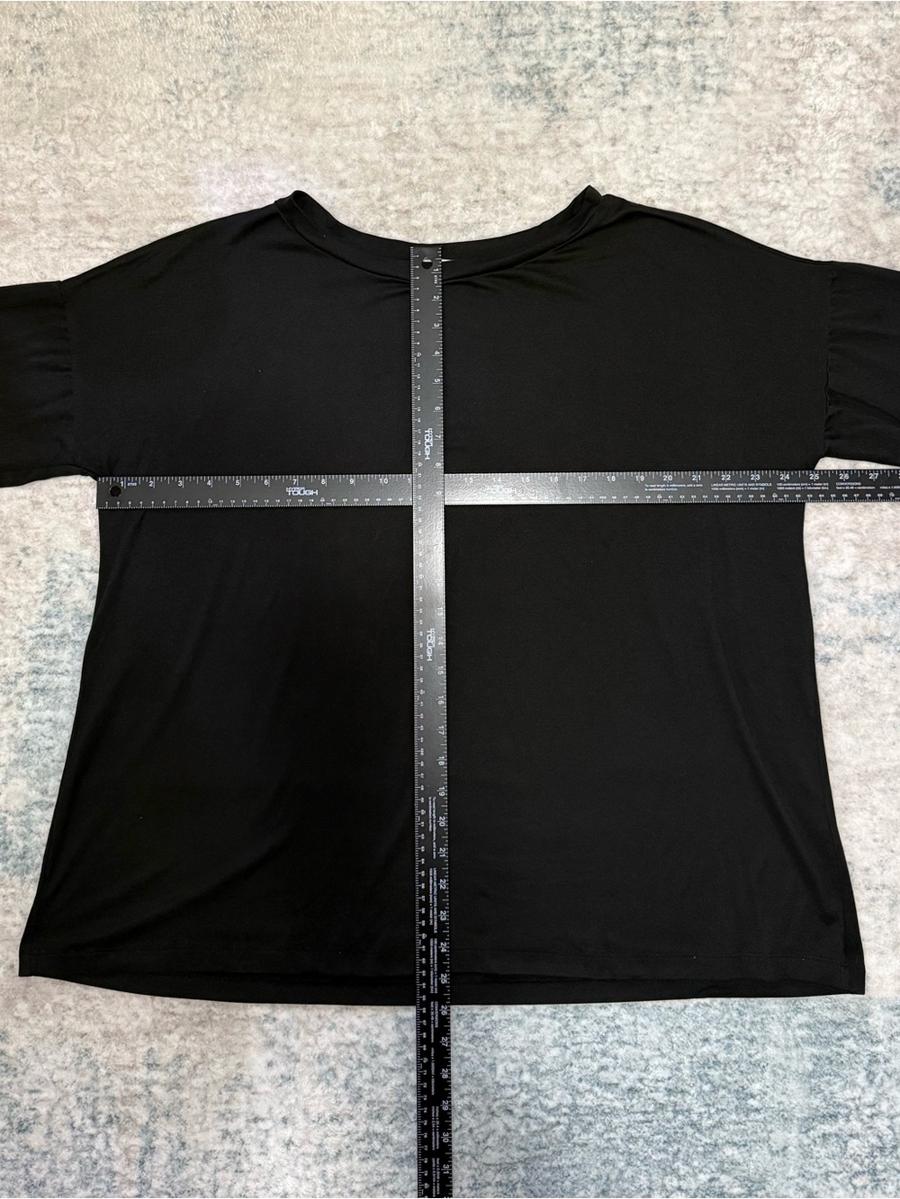 entro Black Short Sleeve Boxy Tee